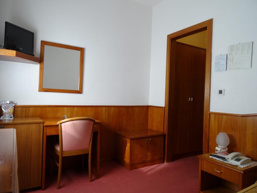 Hotel Roma Cividale Del Friuli Phòng bức ảnh