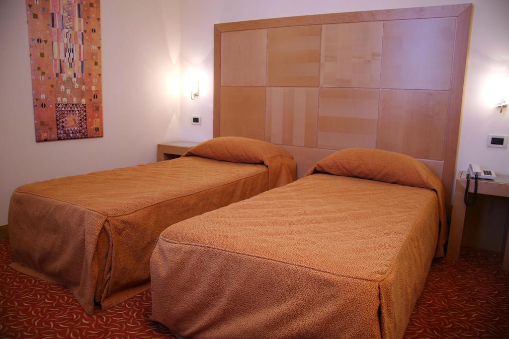Hotel Roma Cividale Del Friuli Phòng bức ảnh
